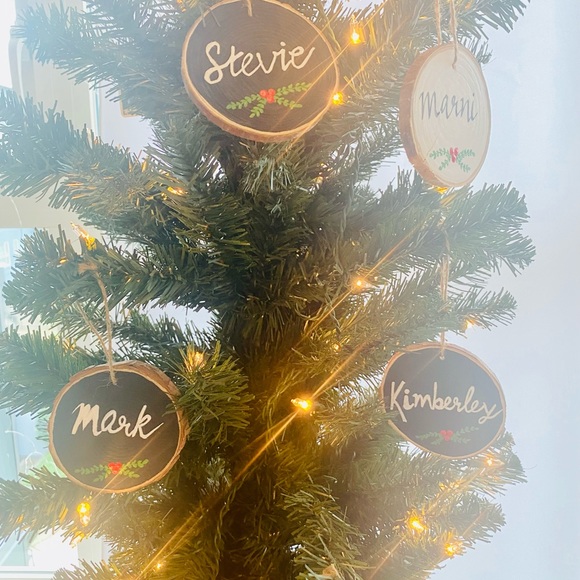 Custom Christmas ornaments 🎄 - Picture 5 of 7